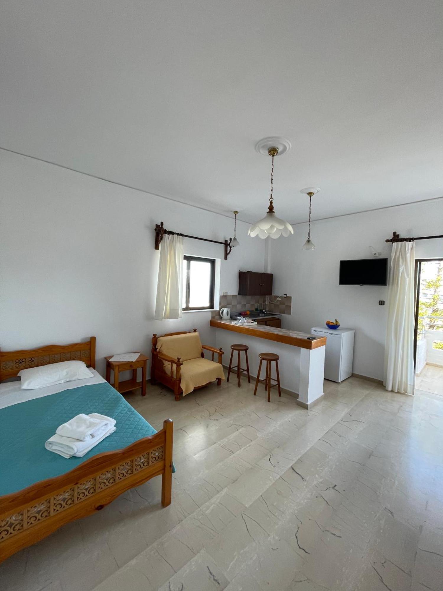 Aeolos Apartments コリンバリ エクステリア 写真
