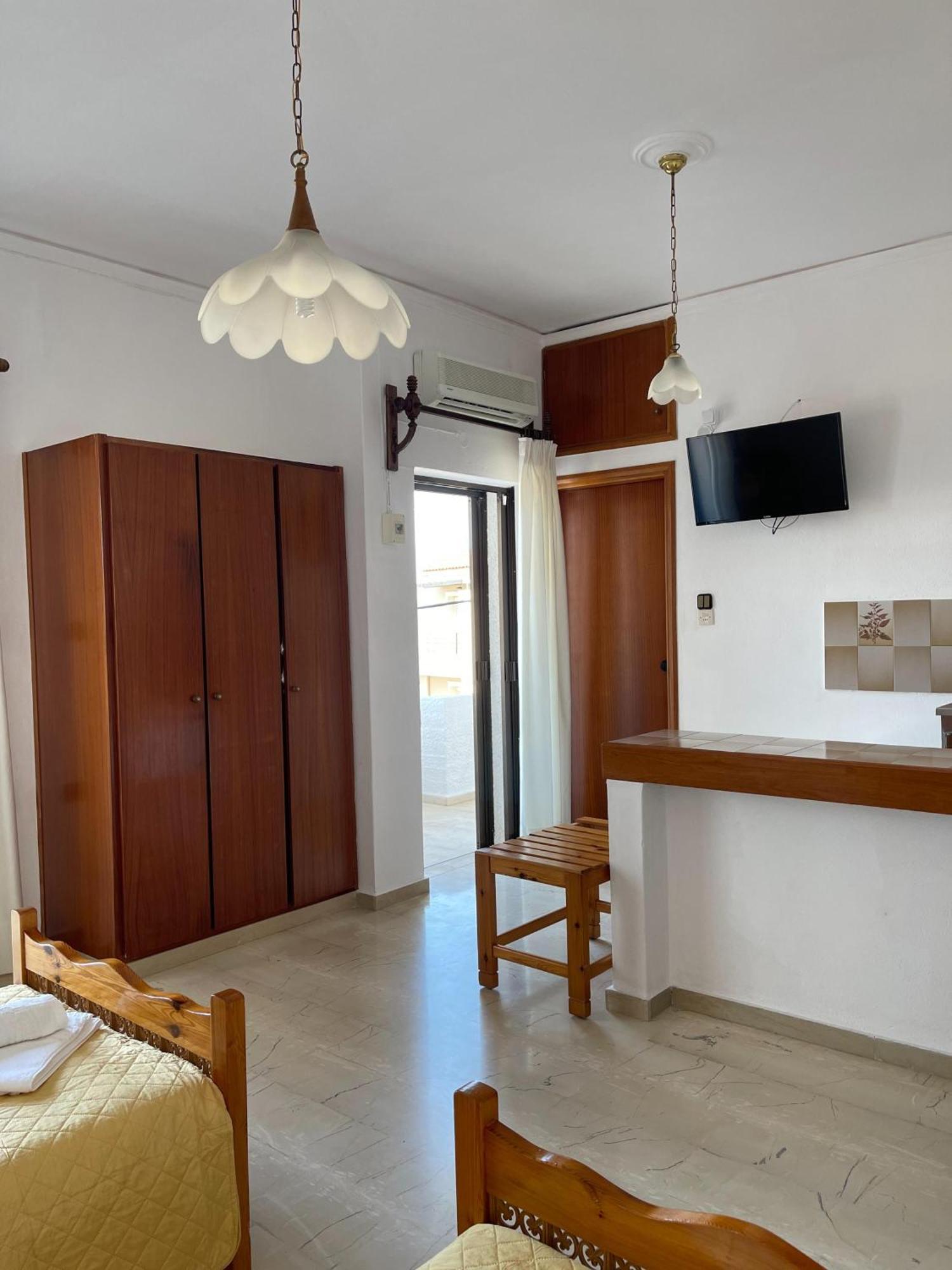 Aeolos Apartments コリンバリ エクステリア 写真