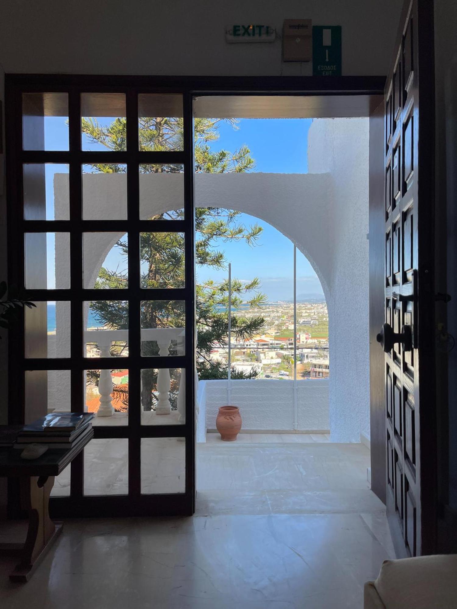 Aeolos Apartments コリンバリ エクステリア 写真