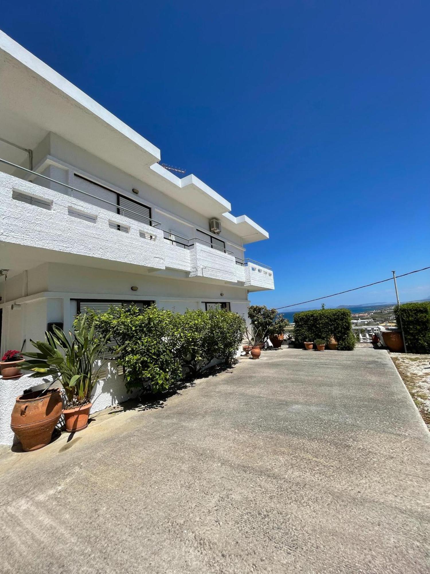 Aeolos Apartments コリンバリ エクステリア 写真